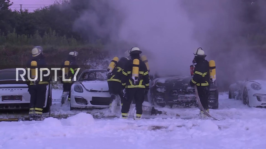 Fire at Porsche dealer in Hamburg