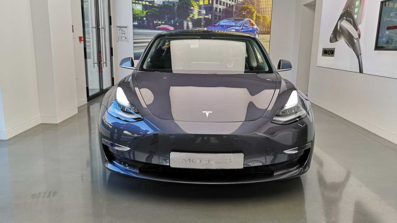 Tesla Model 3 Paris