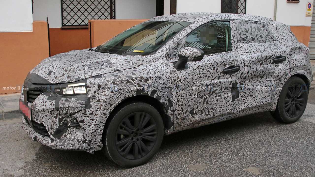 Renault Captur Spy Shots