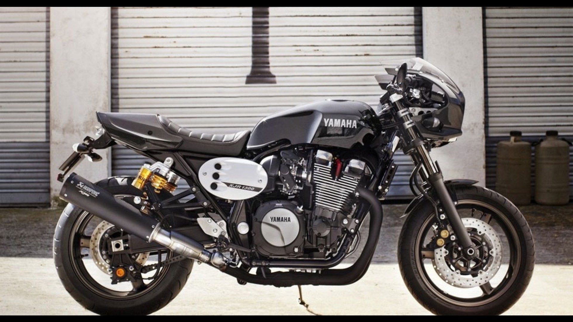 Yamaha lança versão especial retrô da XJR1300 2015