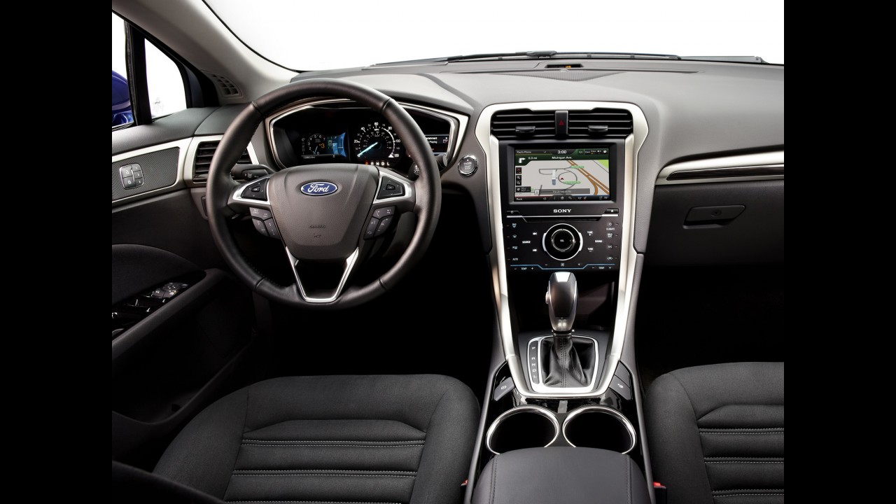 Ford Fusion terá visual atualizado e novo interior em 2016