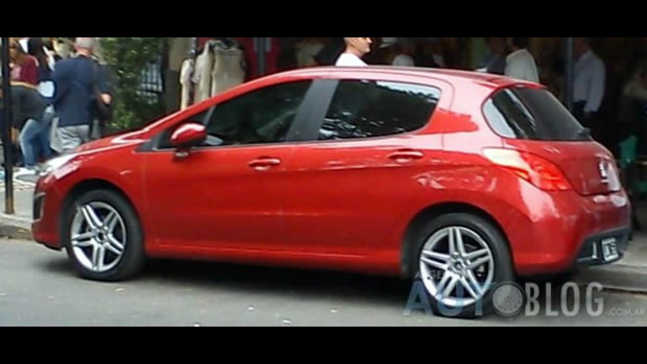 Flagras: Novo Peugeot 308 já roda sem disfarces na Argentina