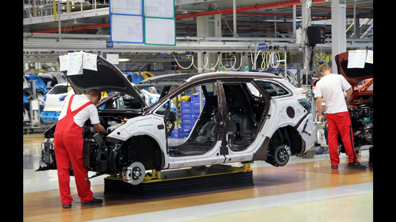 Kia se livra das dívidas da Asia Motors - meta agora é fábrica no Brasil