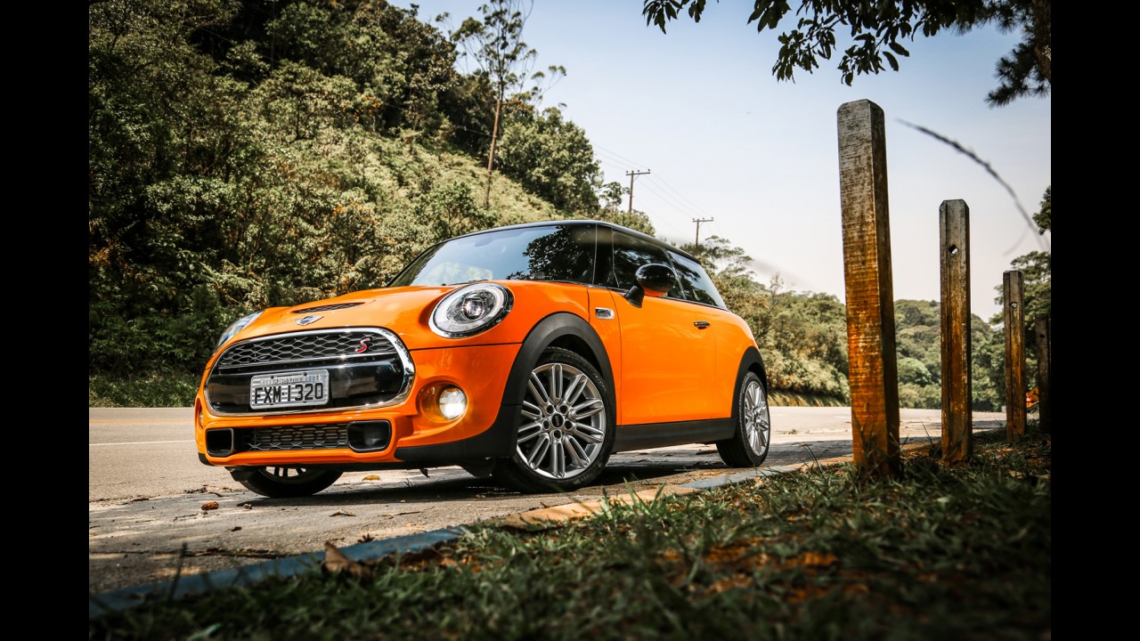 Teste CARPLACE: MINI Cooper S tem poderio (e preço!) para bater GTI e Si