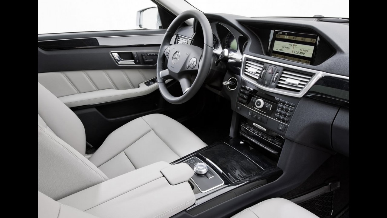 Mercedes-Benz Classe E L 2011 - Quando o espaço de um sedan não é suficiente