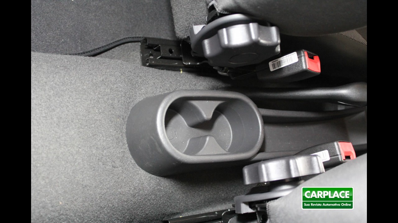 Garagem CARPLACE: Detalhes do acabamento do Chevrolet Celta LT - Fotos em HD