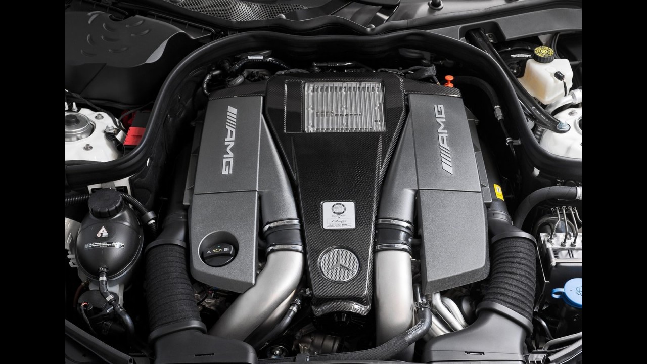 Mercedes Benz Classe E63 AMG 2012 ganha novo motor 5.5 V8 biturbo de 525 cv