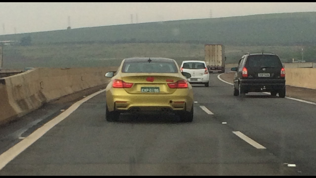 Flagra: novo BMW M4 já acelera em testes no Brasil