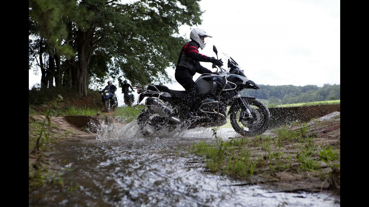BMW comemora mais de 120 mil motos vendidas em 2014