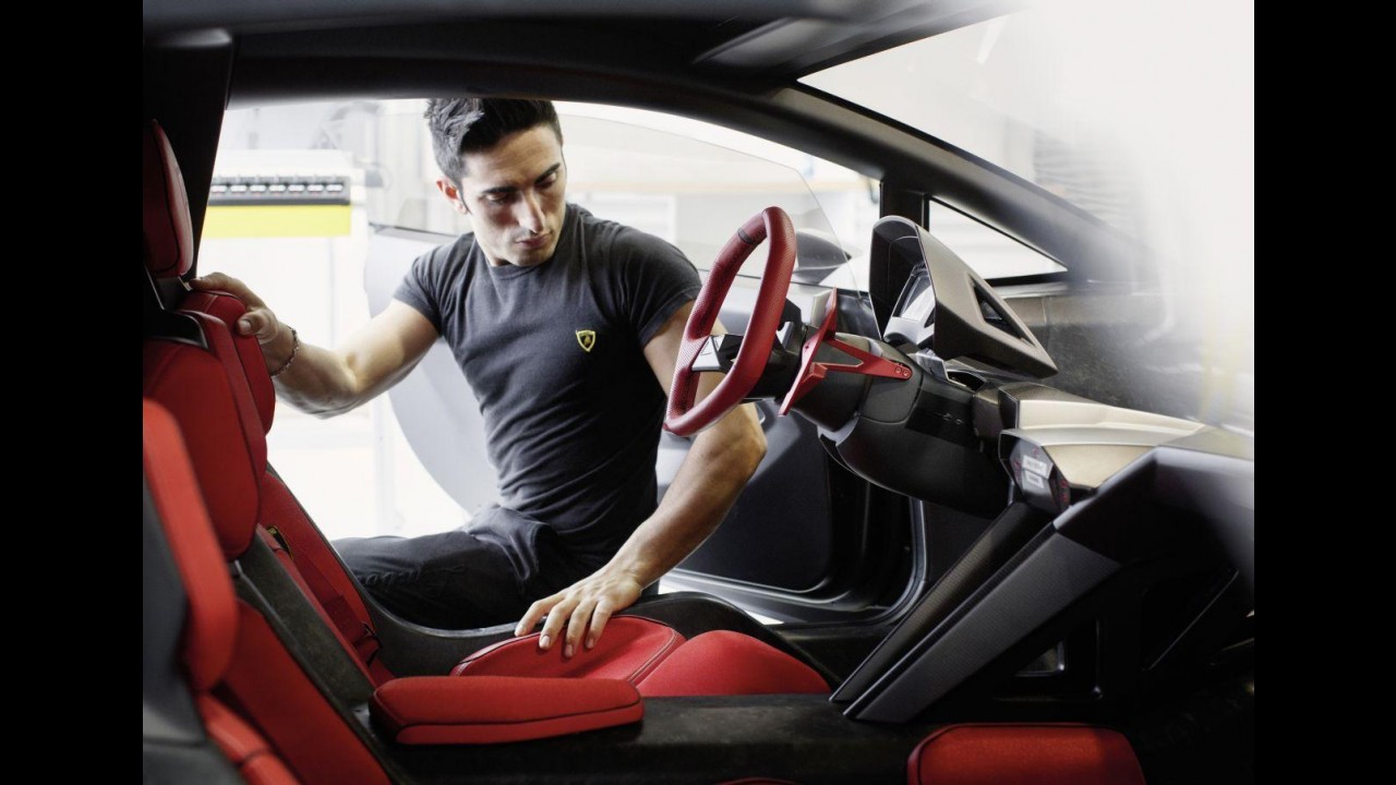 Lamborghini Sesto Elemento: vazam detalhes e imagens da versão de produção