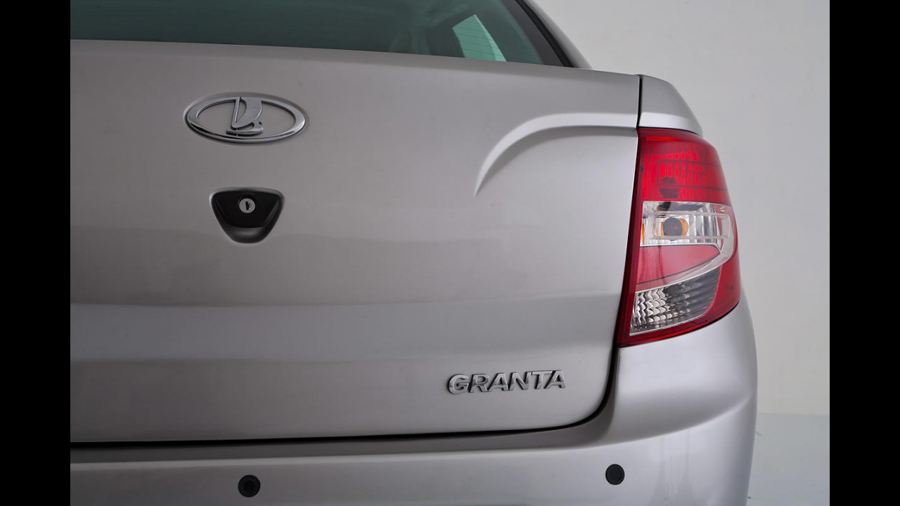 Lada apresenta o sedan Granta para mudar sua história