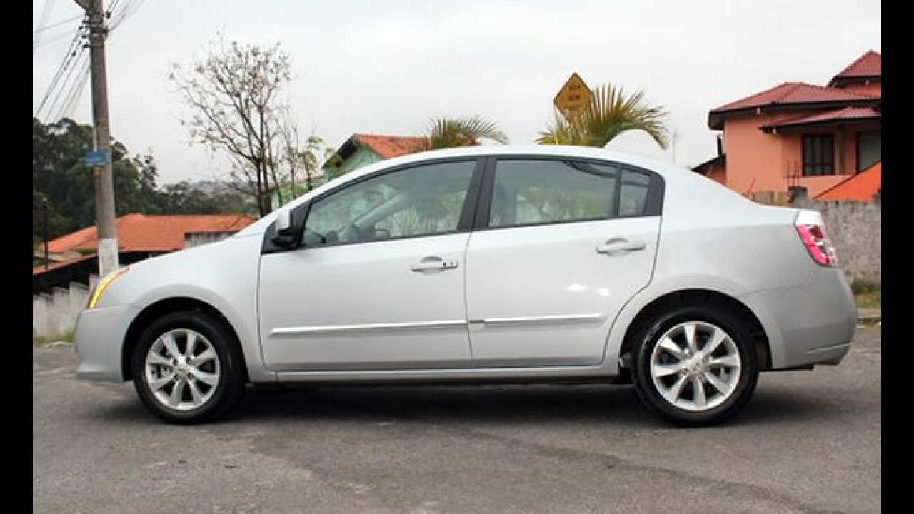Garagem CARPLACE: Detalhes do acabamento interno, equipamentos e som do Nissan Sentra