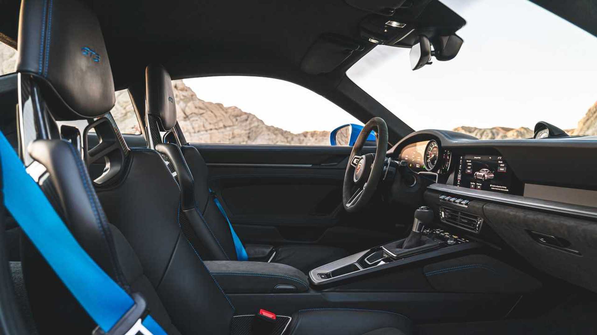 2022-porsche-911-gt3-interior.jpg