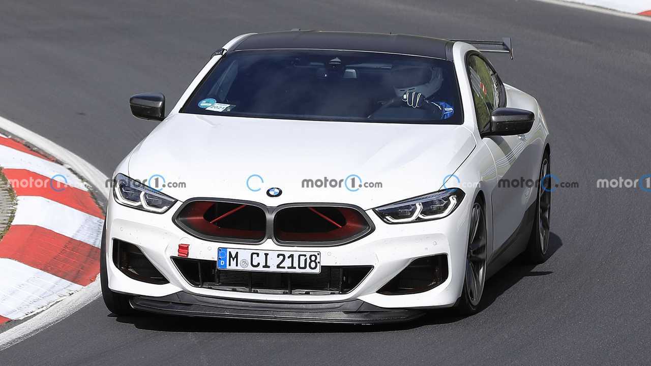 BMW M8 CSL casus fotoğraflar