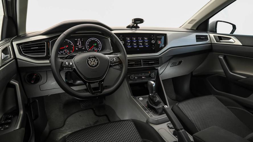 Comparativo VW Polo x Fiat Argo x Honda Fit x Peugeot 208