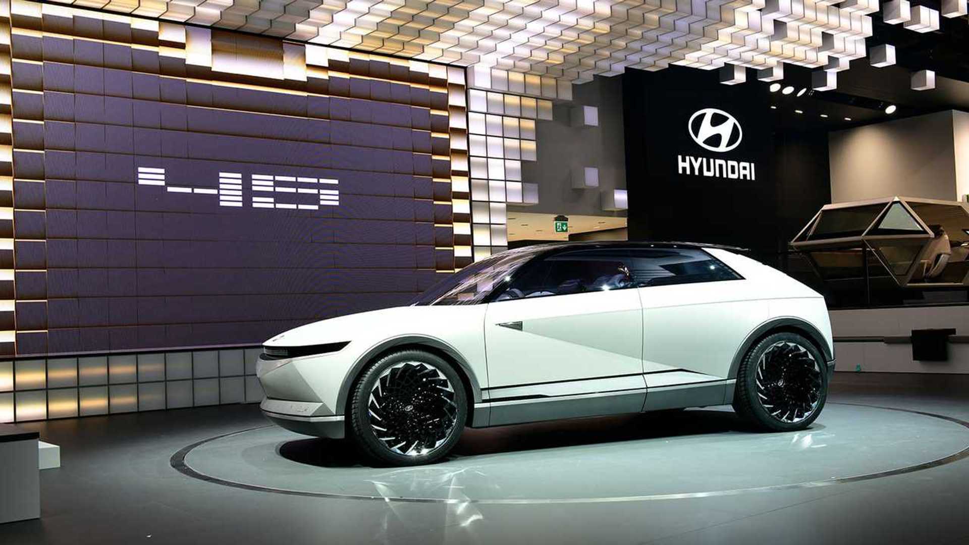 Hyundai convoca a banda BTS, que cria música para a submarca IONIQ