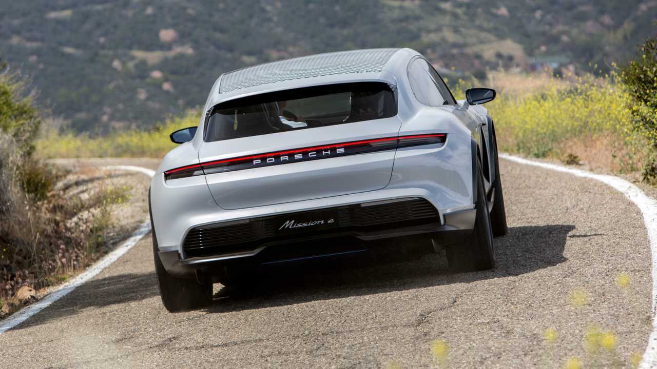 Porsche Mission E Cross Turismo