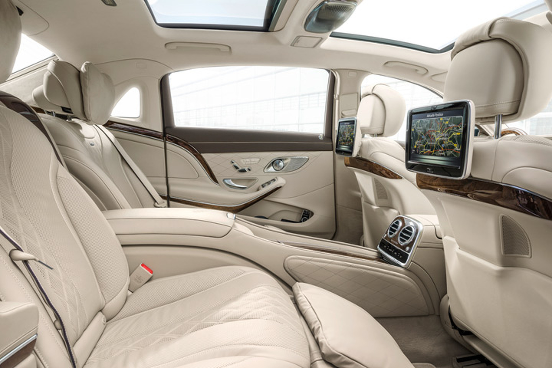 Move Over Plebians, Mercedes-Maybach S600 has Arrived