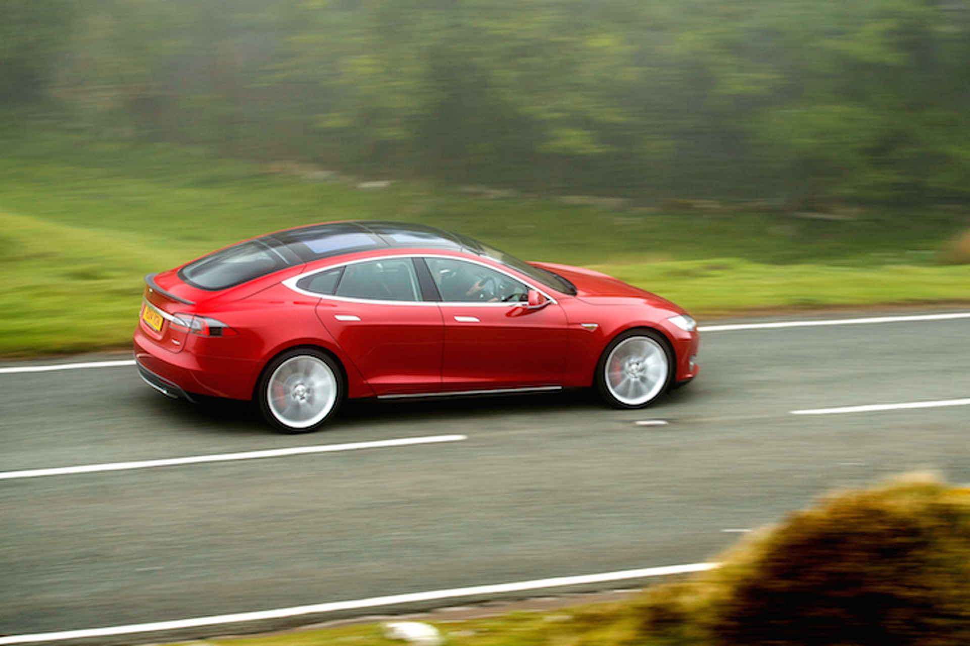 GM is Directly Preventing Tesla From Selling Vehicles