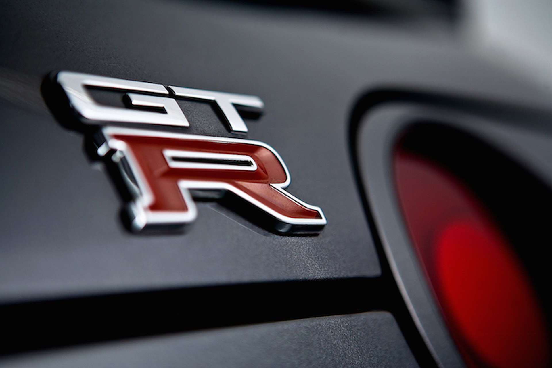 Nissan Teases New-ish GT-R Supercar For New York Auto Show