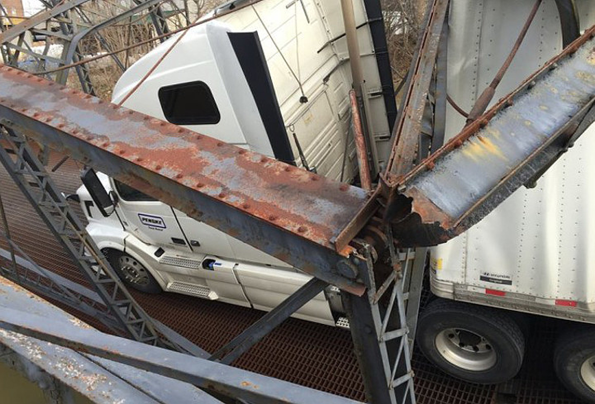 Young Semi Truck Driver Destroys Bridge Built in 1880