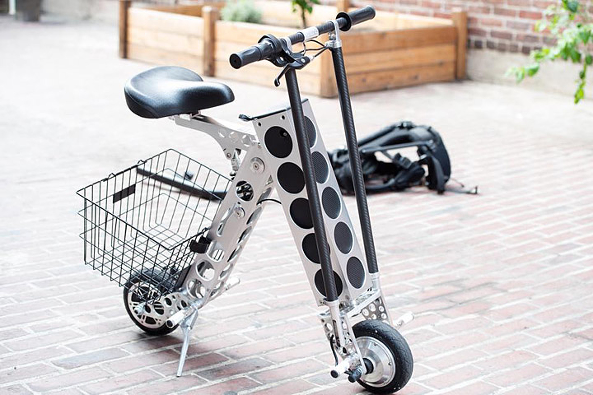 The Urb E Is One Neat Little Electric Scooter