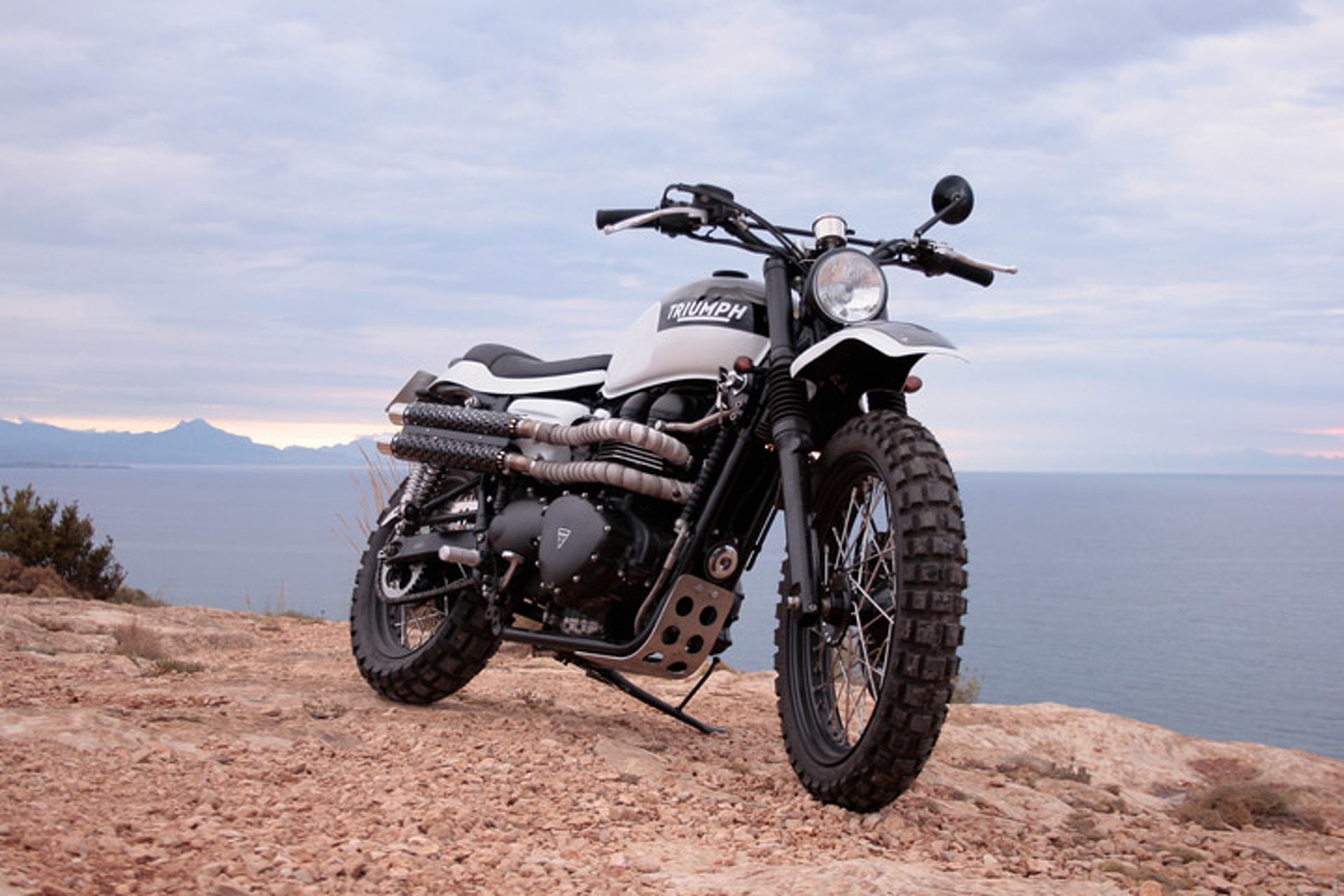 Tamarit Triumph Pegaso a Café Racer for Any Terrain [w/Video