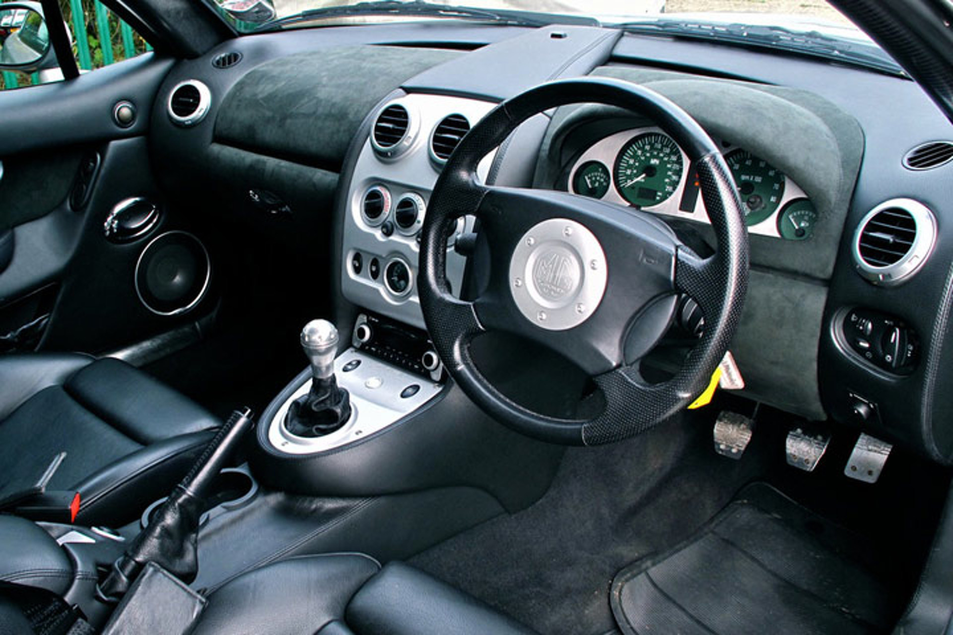 Weird and Wonderful MG SV-R Sports Car Goes up for Auction