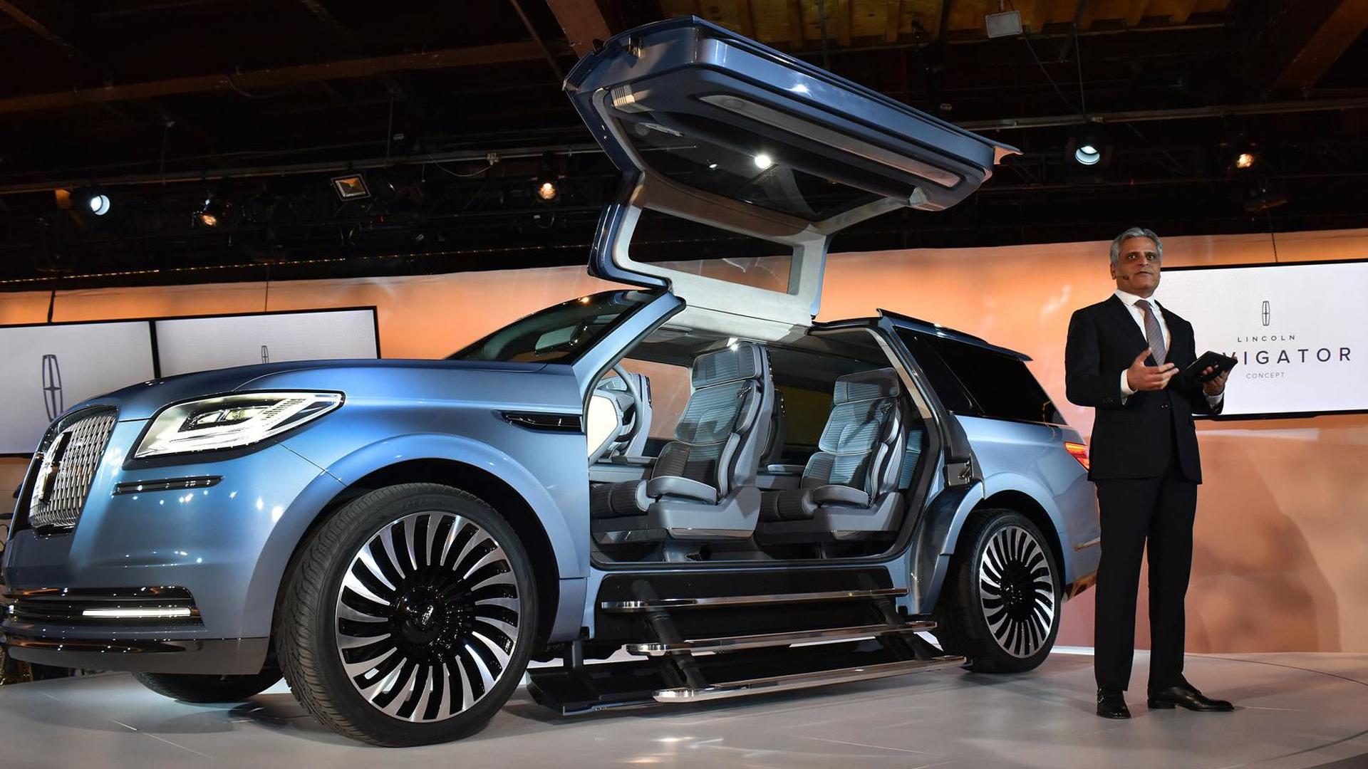 Next Gen Lincoln Navigator Teases Its Shape Before Ny Debut