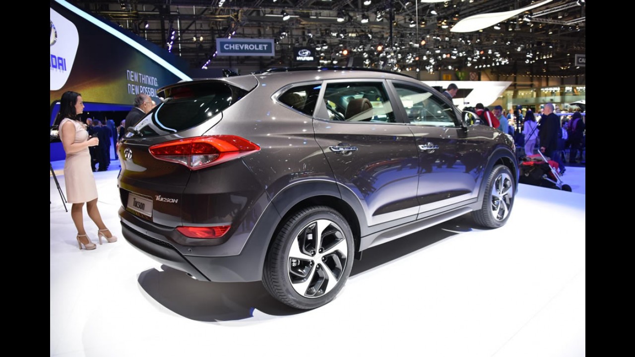 Flagra! Novo Tucson 2016 já roda em testes no Brasil