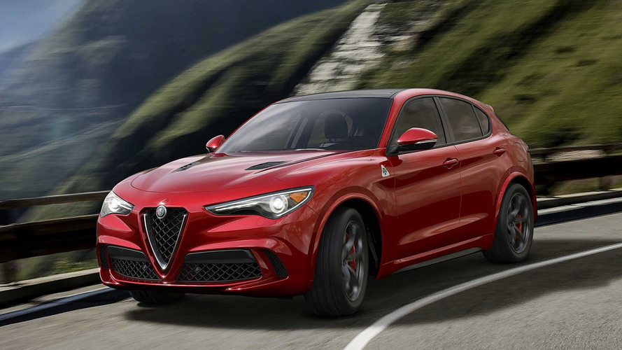 Alfa Stelvio SUV rojo