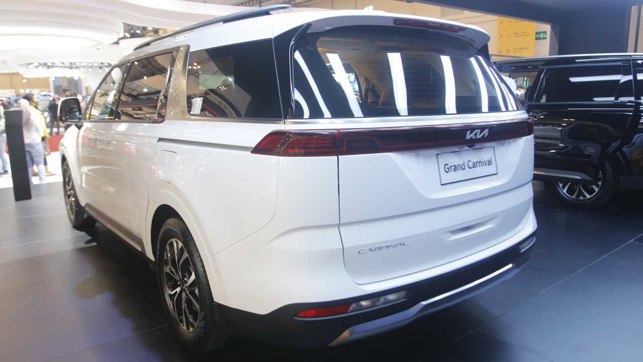 Kia Grand Carnival 2021 1