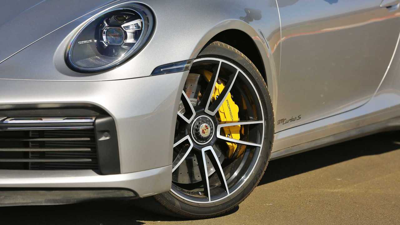 Porsche 911 Turbo S 2021 no Circuito Panamericano