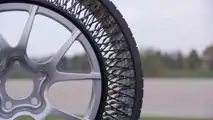 Goodyear teste la Tesla Model 3 avec des pneus sans air