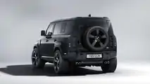 Vue arrière du Land Rover Defender V8 James Bond Edition 2022