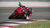 2021 Ducati SuperSport 950 S - Ducati Red - Cornering