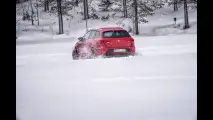 Seat, la prova del 4x4 sul ghiaccio
