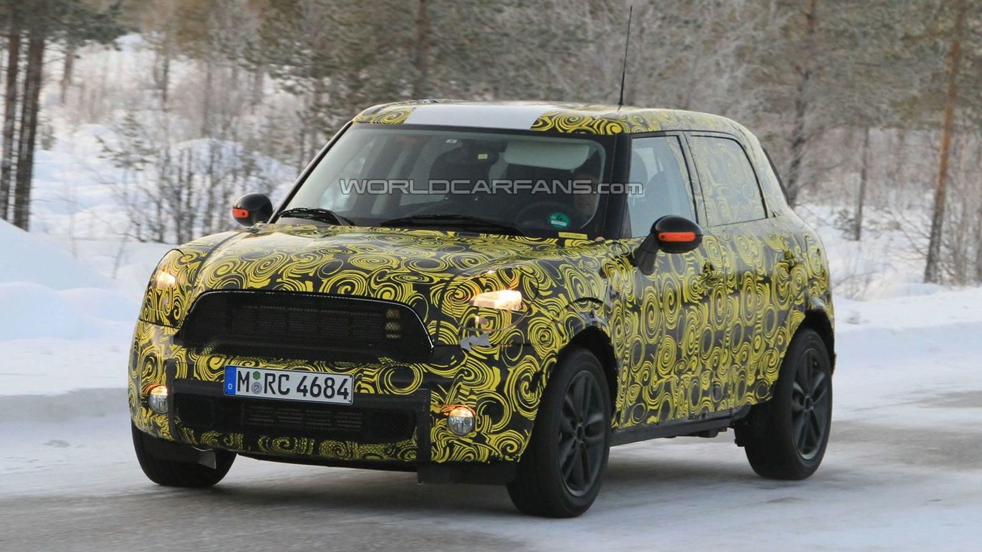 Mini Countryman Crossman Caught With New Headlight Design