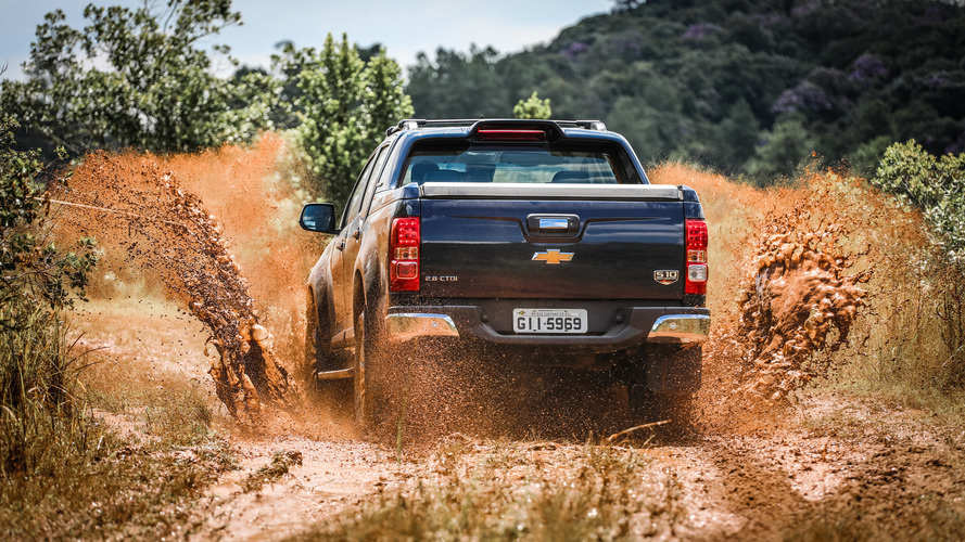 Comparativo - Chevrolet S10 High Country, Nissan Frontier LE 4x4 e Volkswagen Amarok Extreme