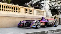KVC - DS E-Tense dans Paris