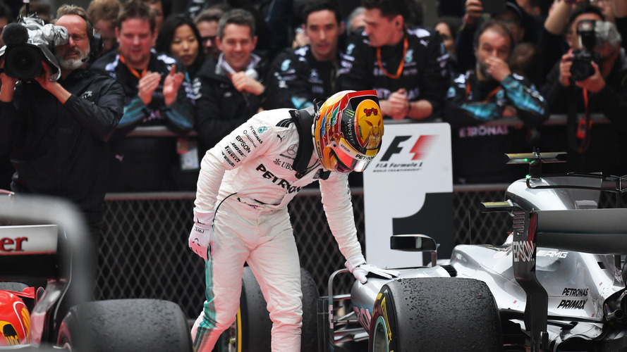 Ganador de la carrera Lewis Hamilton, Mercedes AMG F1 W08 en parc ferme