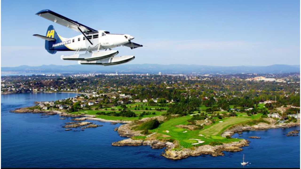 harbour-plane-flying