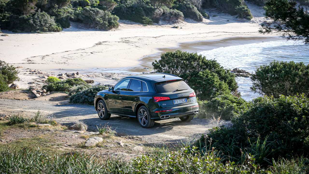 Auto ibrida plug-in, come si guida in offroad
