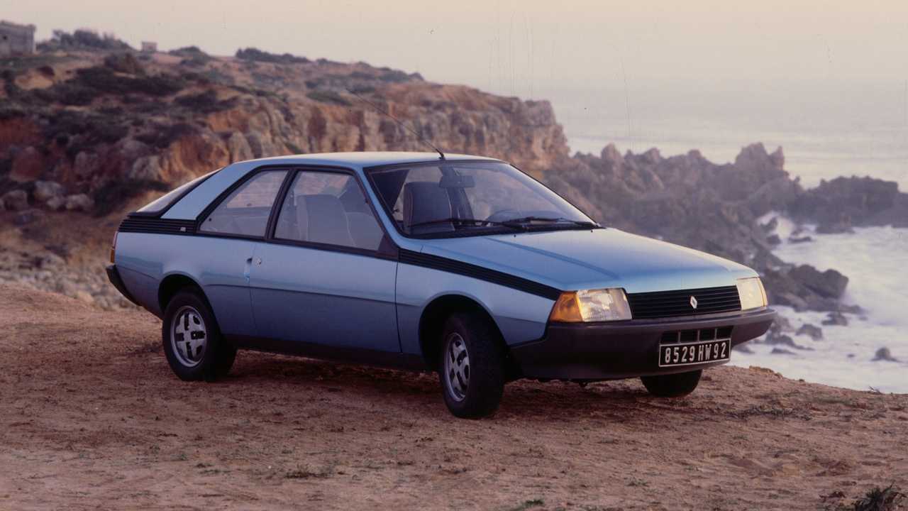 Renault Fuego, le foto del tempo