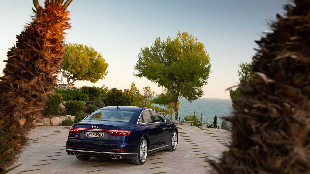Audi S8 для России