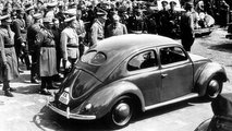 Volkswagen Maggiolino, 81 anni di storia per immagini