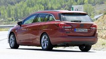 Makyajlı Opel Astra wagon görüntülendi