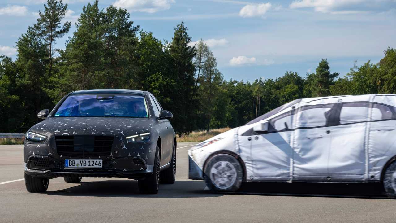 Mercedes S-Klasse (2021): Airbags, Hinterachslenkung