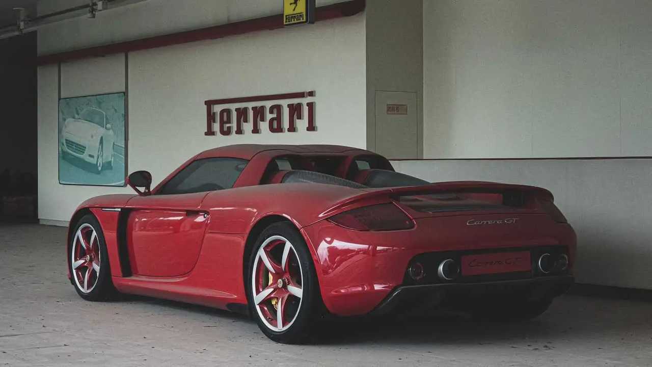 Angolare posteriore abbandonato Porsche Carrera GT