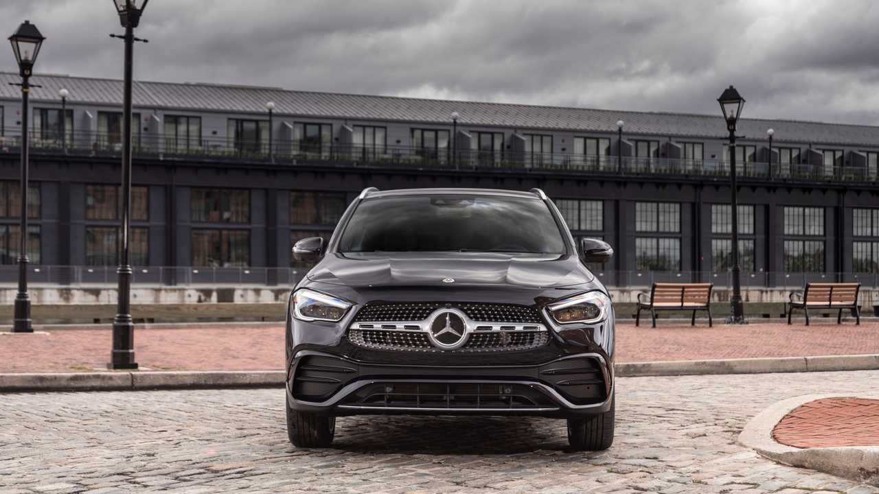 2021 Mercedes-Benz GLA-Class head-on static